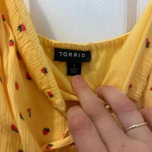 Torrid‎ Yellow Strawberry Print Sundress - Size 1 (1X / 14–16) - Picture 4 of 10
